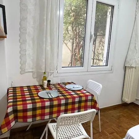 Cute And Quiet In The Center Of Apartment
